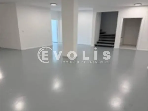 Local d'activité 604 m²