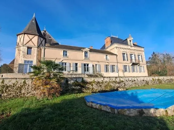 Castle with 2 reception rooms