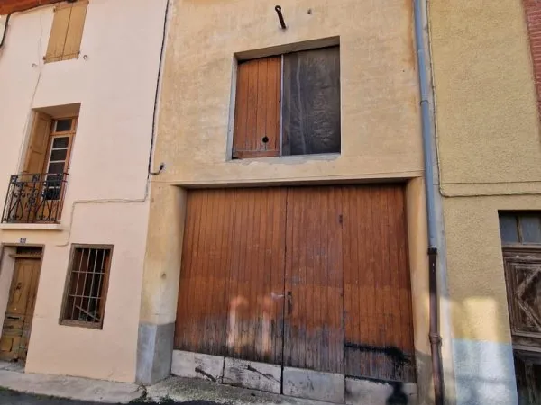 2 garages avec 2 entrées indépendantes