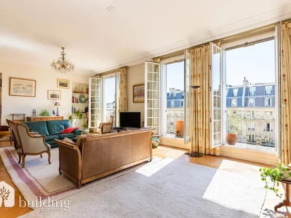 Paris 17ème Pereire / Bayen - Duplex de réception de 214m² (240m² habitables) avec balcon de 9.38m²