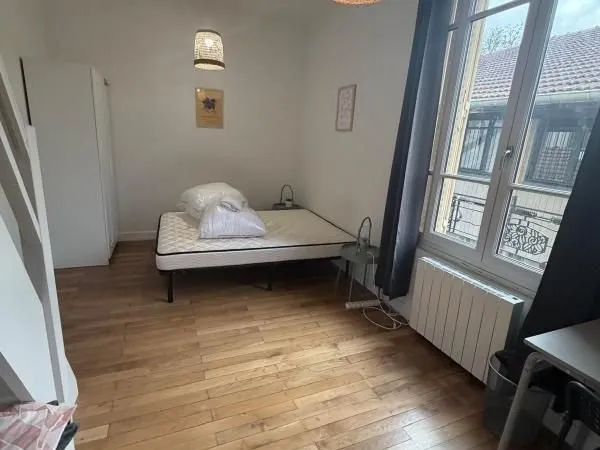 Chambre 1 pièce 16 m²