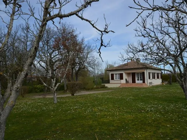 Maison attrayante construite dans les années 1960