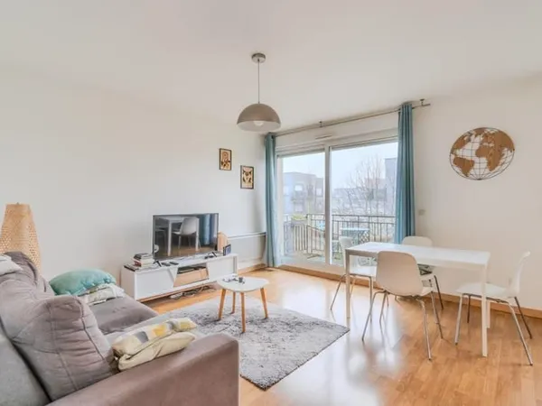 Appartement 2 pièces 44m² en plein coeur du quartier urbain - Balcon de 4m²
