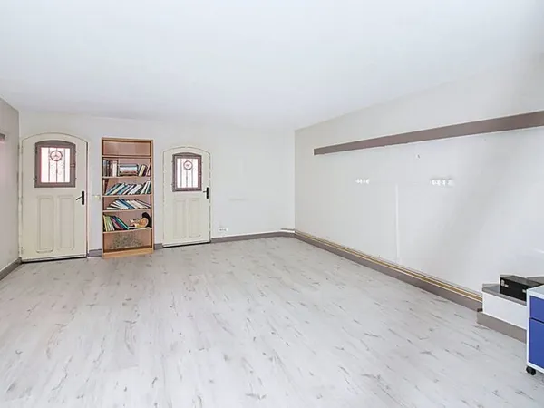 À VENDRE EN EXCLUSIVITÉ - Local de 77 m² à TRANS EN PROVENCE