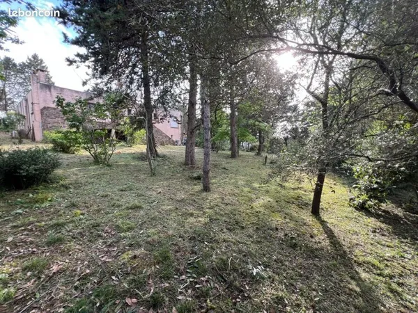 Terrain constructible 2083m²