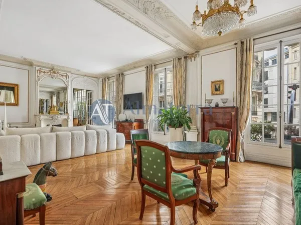 Appartement 8 pièces 253 m²