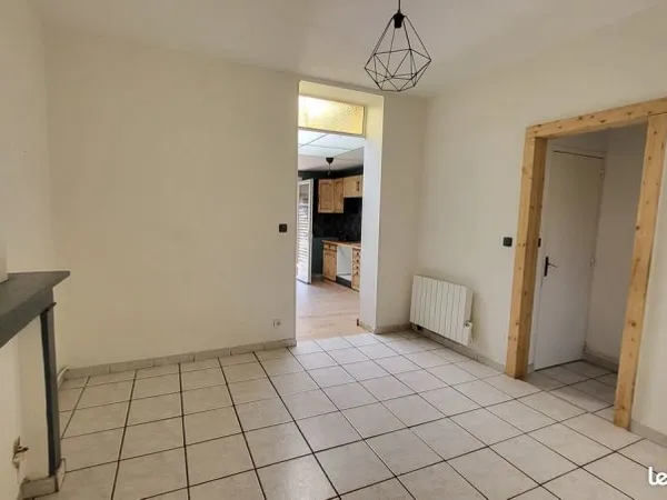 En exclusivité", située sur la commune de Saint-Amand les eaux, maison de ville de 86 m2 habitables
