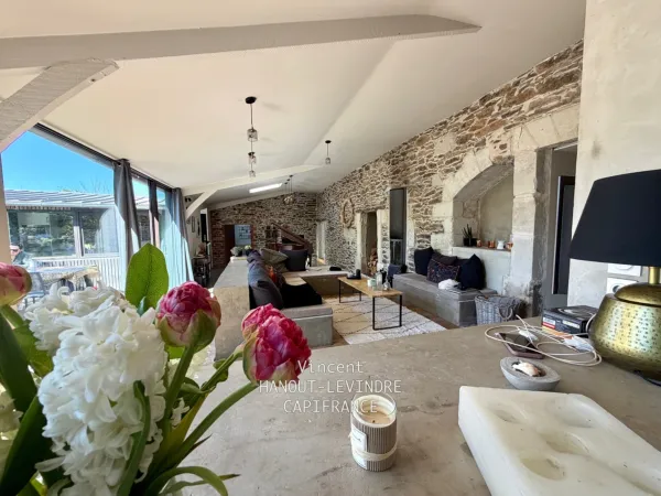Maison 8 pièces 267 m²