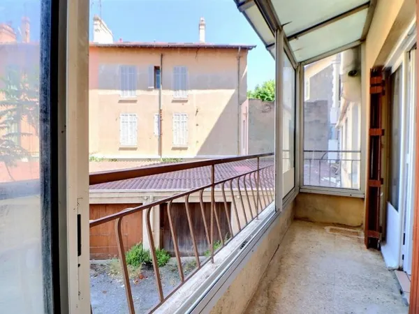 VENTE - SAINT-RAPHAËL - CENTRE-VILLE - STUDIO DE 19M2