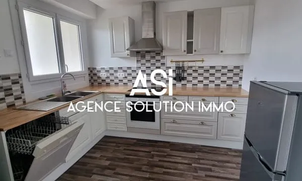 APPARTEMENT T2 AVEC PARKING ET CAVE A LOUER LAVAL