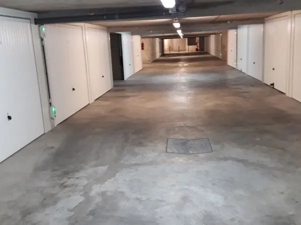 Garage fermé et sécurisé