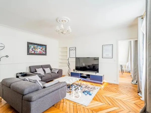 PARIS 8E - MONTAIGNE - 2 CHAMBRES - EXCEPTIONNEL !