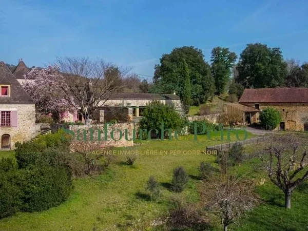 À 8km de Sarlat - Vallée de la Dordogne