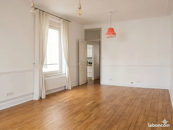 A vendre- Appartement 78 m2 - secteur Mon désert/gare - 182000