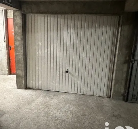 Parking 11 m²