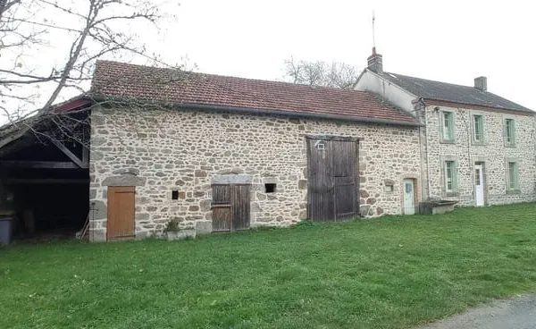 VENTE MAISON ET GRANGE CAMPAGNE 20MN MONTLUCON