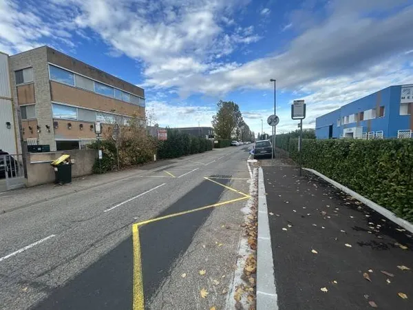 Entrepôt 1400 m²