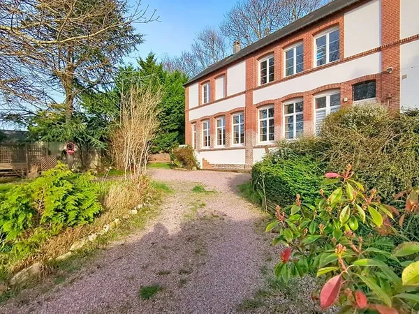 Propriété 10 pièces Dives Sur Mer 220 m² avec parc clos de murs