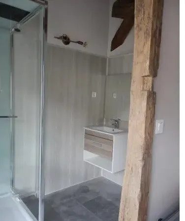 Revel - A LOUER 2 de 35m². Loyer: 440€ HC + 55€ de charges