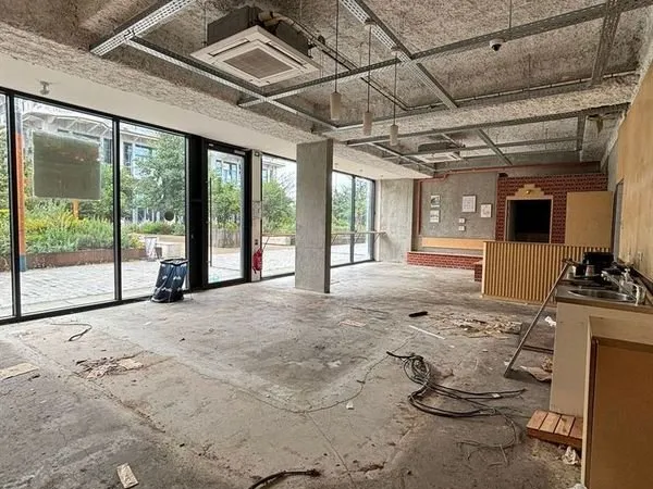 Boutique 170 m² PANTIN