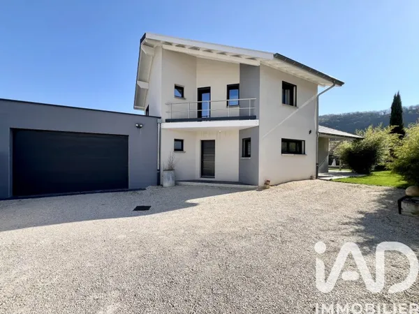 Maison 5 pièces 157 m²