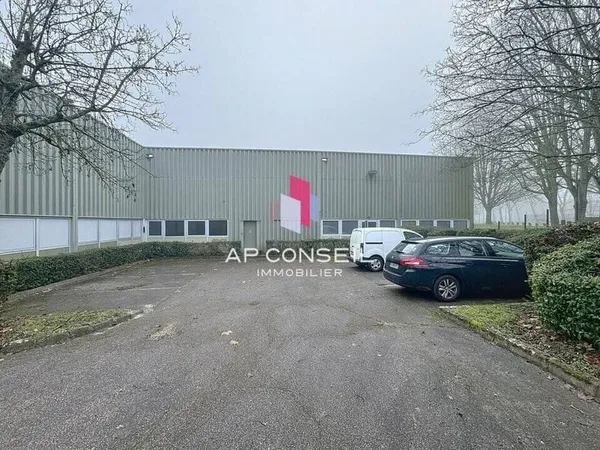 Local d'activité 752 m²
