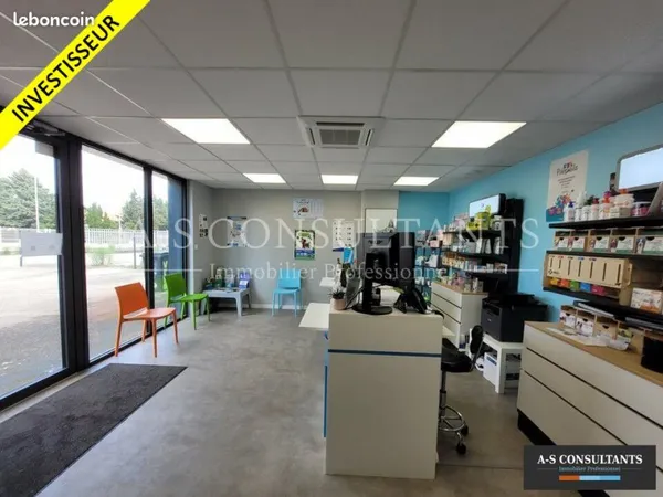 LOCAL D'ACTIVITE 560 m² SAINT PRIEST