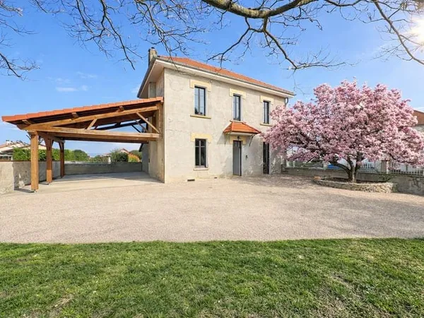 À 10 min de Roanne, Elégante maison de caractère des années