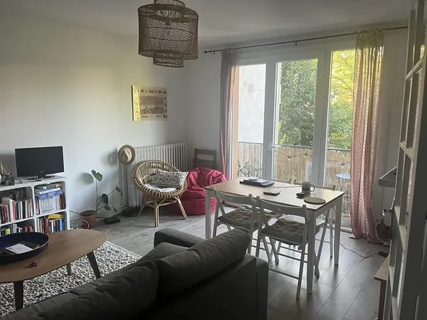 COTE PAVEE-JEAN-RIEUX- RUE SIROL T2 meublé de 51 m2 avec parking