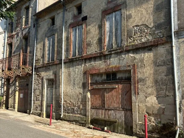 Maisons de village à restaurer à Grateloup