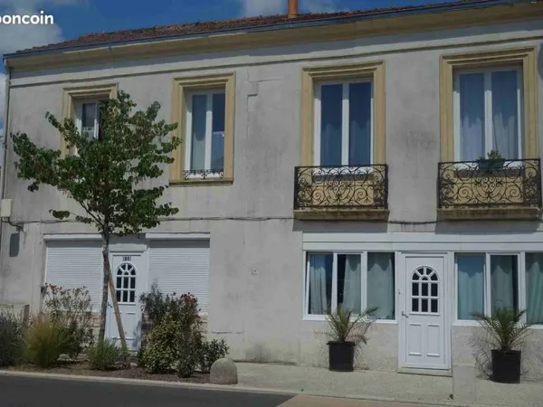 Maison 7 pièces 230 m²