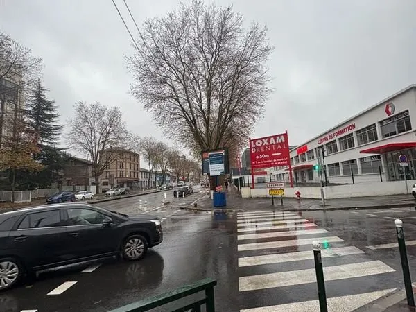 Boutique 98 m² BAGNEUX