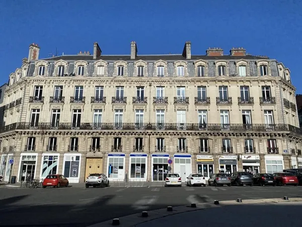 T2bis de 62m2 - Cathédrale - 854EUR C.C