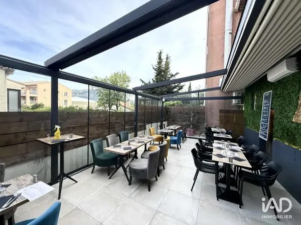Local commercial 160 m²