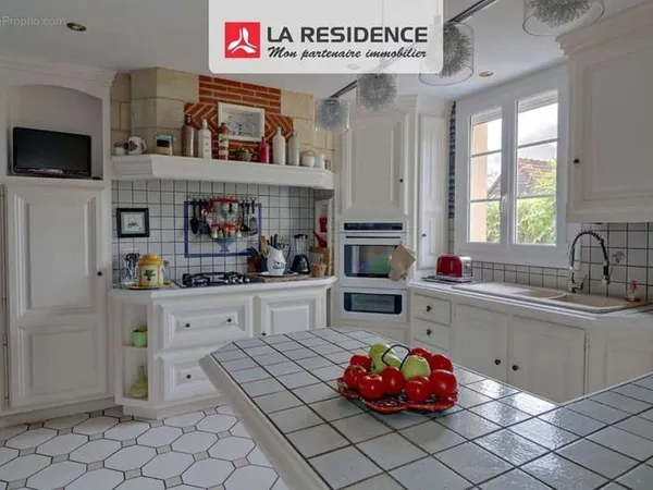 Maison 8 pièces 240 m²
