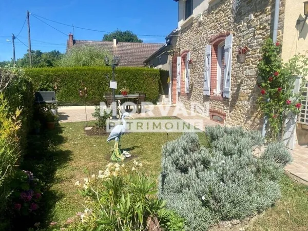 MAISON 116.62 m2 - SANS TRAVAUX - 3 CHAMBRES - JOLI TERRAIN ET VUE MAGNIFIQUE SUR BAZOIS ET MORVAN- 