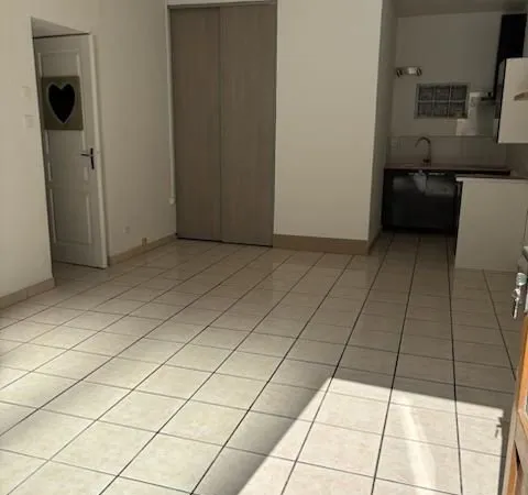 Appartement . 2 piéces . 38m²