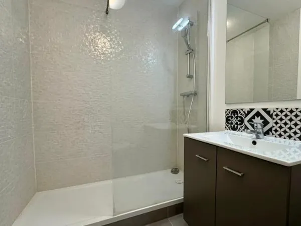 Appartement - T2 - Saint-Quentin-de-Baron - 750