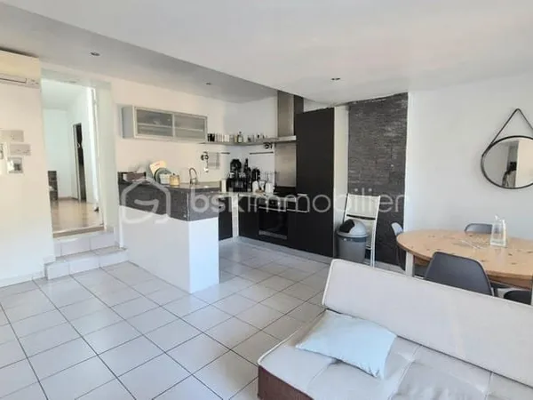 CUERS - T2 de 47 m² - Loué 540 € / mois