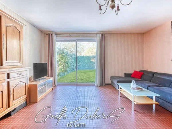 Charmante maison 4 chambres avec grand garage***Pré visite 3D disponible sur demande***