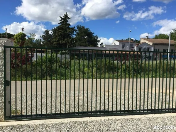 Location de Terrain pour activité commerciale, stockage voiture, parking Aix-en-Provence