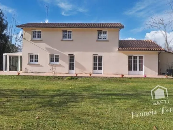 Maison 6 pièces 220 m²