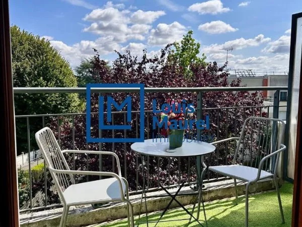 À louer Studio meublé 29 m² avec balcon et parking, proche centre-ville