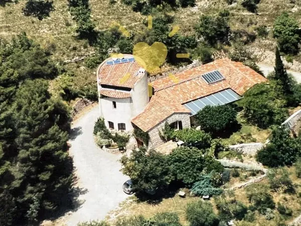 Callas : Villa de 250 m2 sur 12 hectares vue jusqu'à la mer