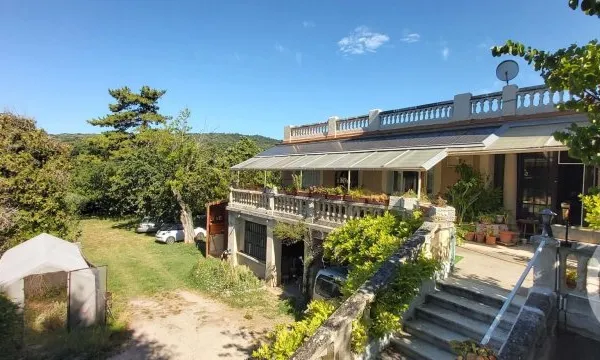 Maison 12 pièces 333 m²