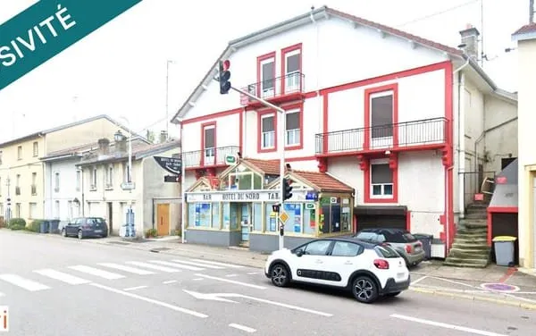 Superbe opportunité : fonds et murs commerciaux d'un hôtel de charme, bar, tabac, PMU, FDJ, en face 