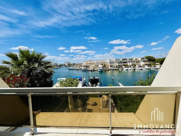 Marina d'exception en triplex avec ponton privé - Port-Cama