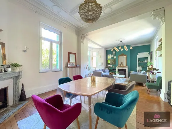 Maison 7 pièces 250 m²