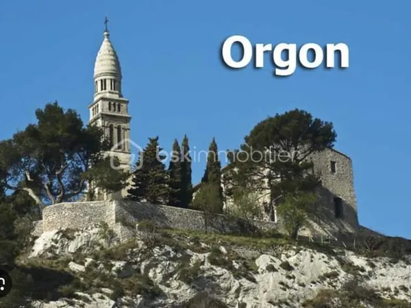 Proche du Village d'Orgon 13660 ,Votre projet , terrain constructible 222 m2 Viabilisé , Bonne Expos