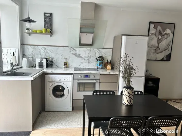 T2 meublé à louer - 36 m² - Rez-de-chaussée surélevé près de la voie verte - Cour commune